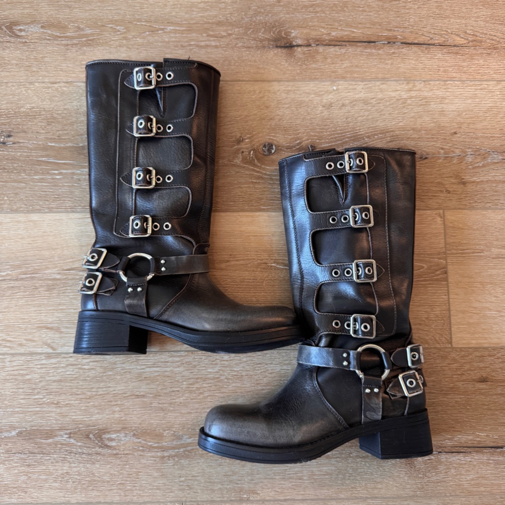 NWOT Steve Madden Rocky Knee-High Boots in Black Distressed - Picture 2 of 3